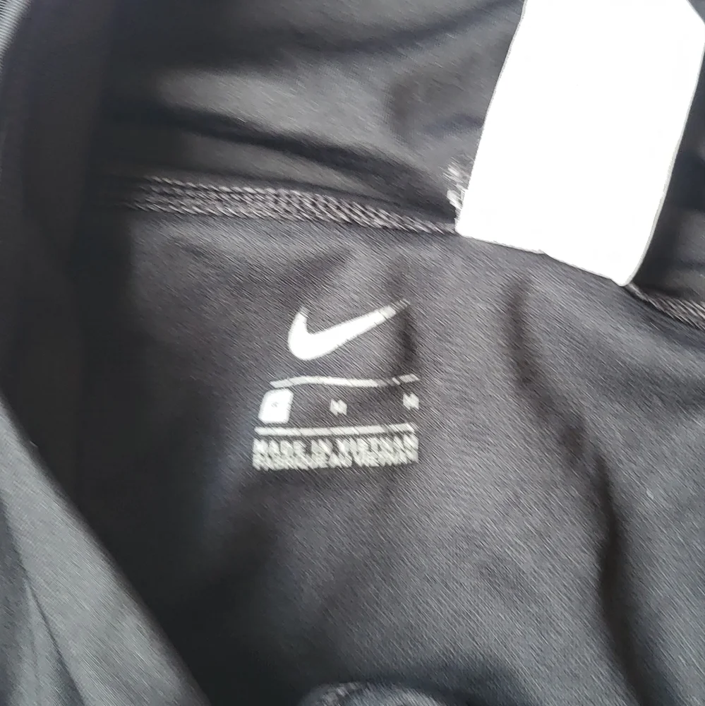 Nike color top